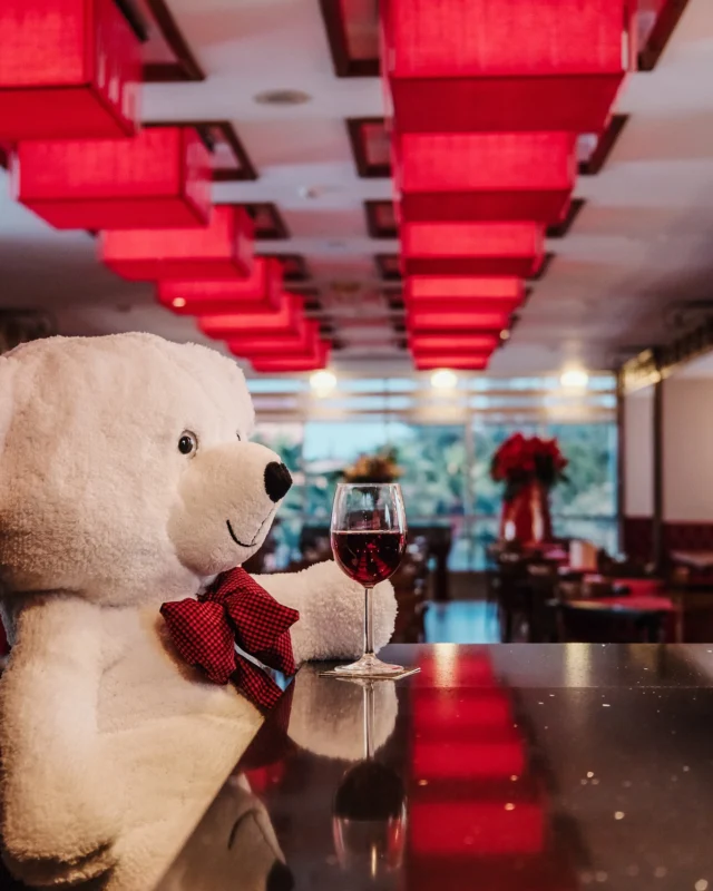 🐻 The best way to unwind after a long day: a stylish bar, soft lights, a glass of wine, and… a teddy bear? 😄
Vacation isn’t just about the beach — sometimes, you need a little smile too!
At İdeal Pearl Hotel, everything is both cozy and fun! 🥂✨

📍 How about adding a splash of joy to your holiday plans in Marmaris?

#pdhotels #idealpremium #marmaris #summer #2025 #turkey #türkiye #visitmarmaris #marmarishotels #holiday #idealpremium #idealpearl #piccolodream

📍Marmaris / Siteler
📞Reservation 0252 417 41 88
🌐 https://www.pdhotels.com.tr/
